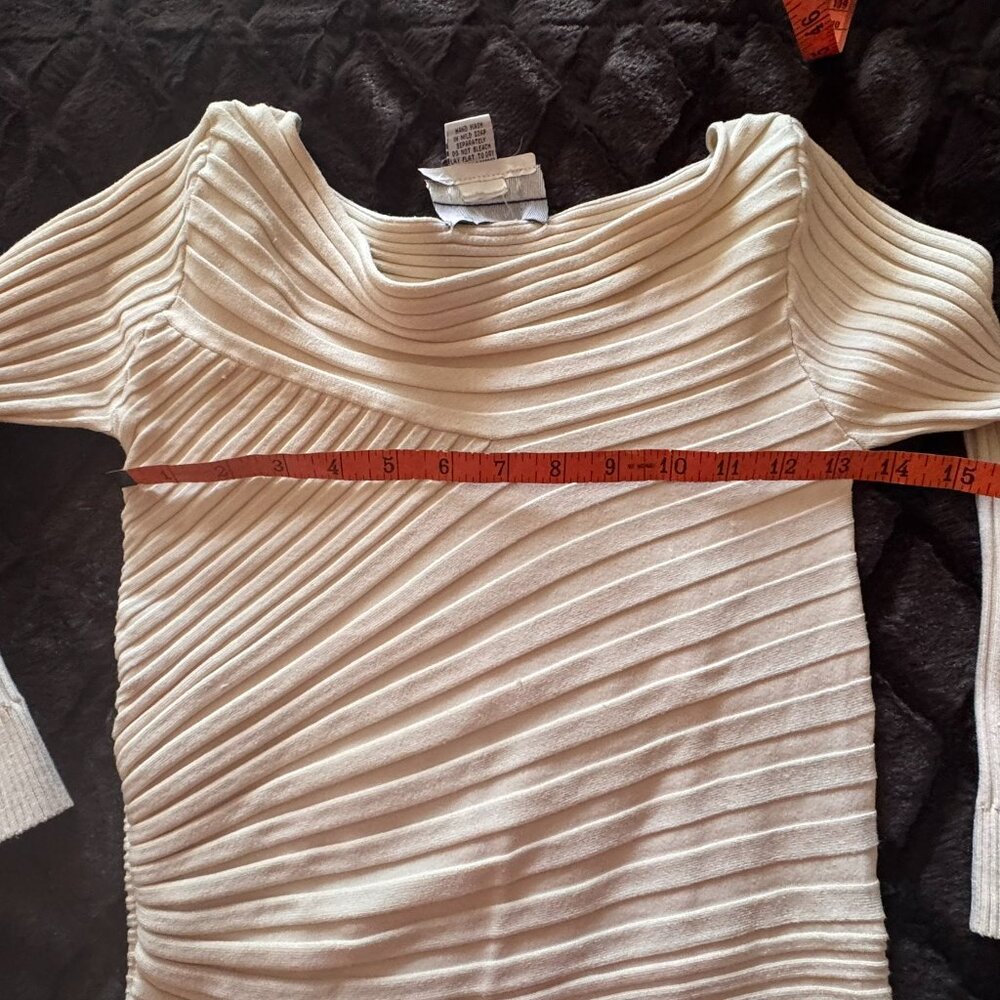Wayne Rogers Silk/spandex sweater; Size Medium - Picture 8 of 9